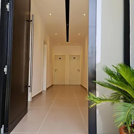 Lazri بيت ضيافة Shëngjin