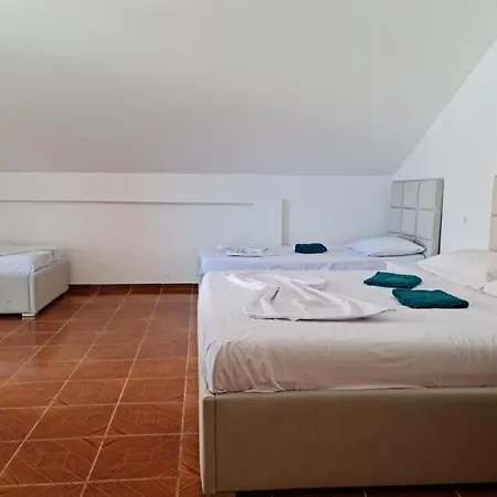 Guest house Lazri