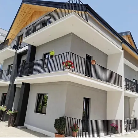 بيت ضيافة Lazri Shëngjin