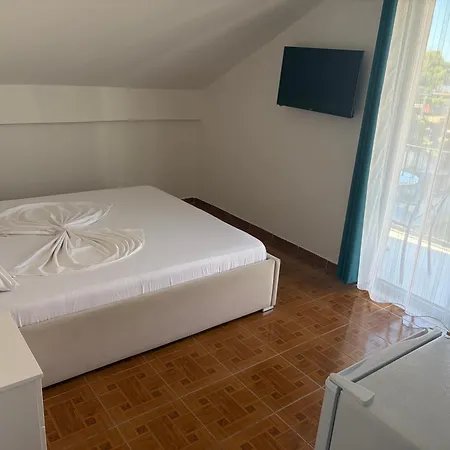 Lazri 3* Shëngjin