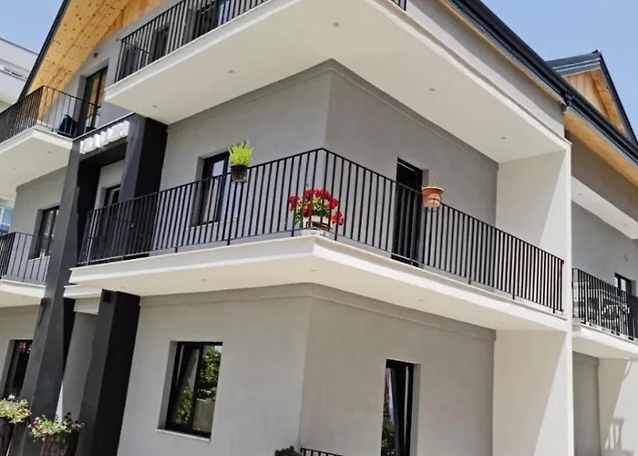 بيت ضيافة Lazri Shëngjin